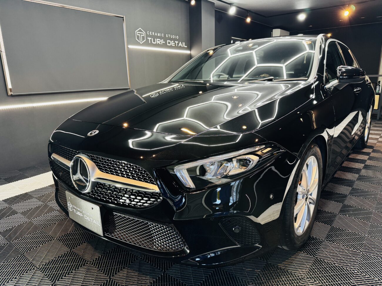 2022年式メルセデスベンツA-Class 】サーブフェイス-コートアルティマ